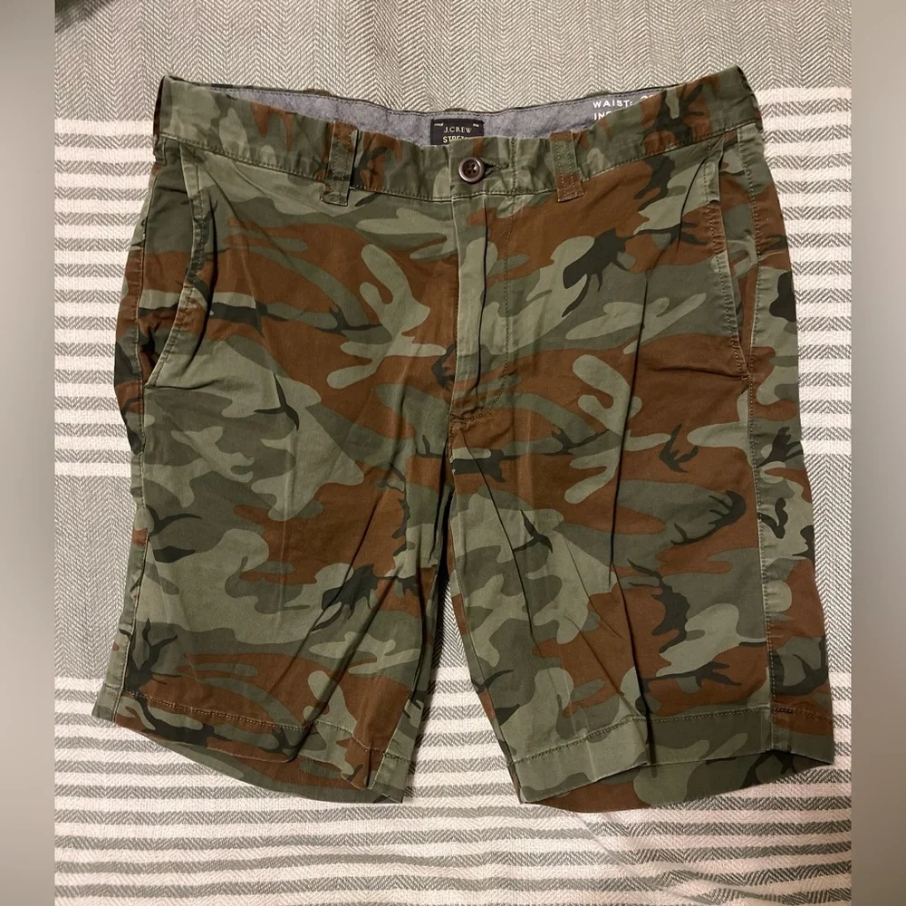 J. Crew Camo Stretch 9” Shorts Size 29‎